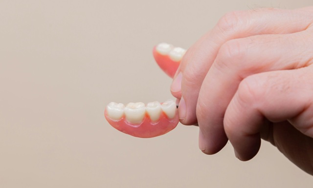 Ortoimplantes Dentales: Ventajas, Procedimiento y Cuidados