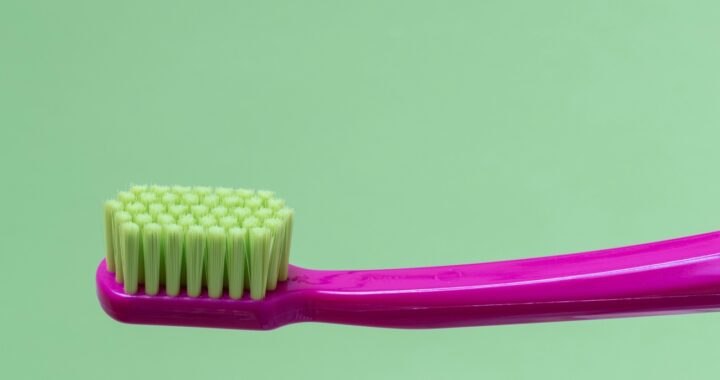 Sangrado de encías: causas y cuándo acudir al dentista